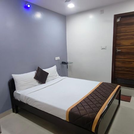 Hotel Golden Arch Bangalore Exterior photo