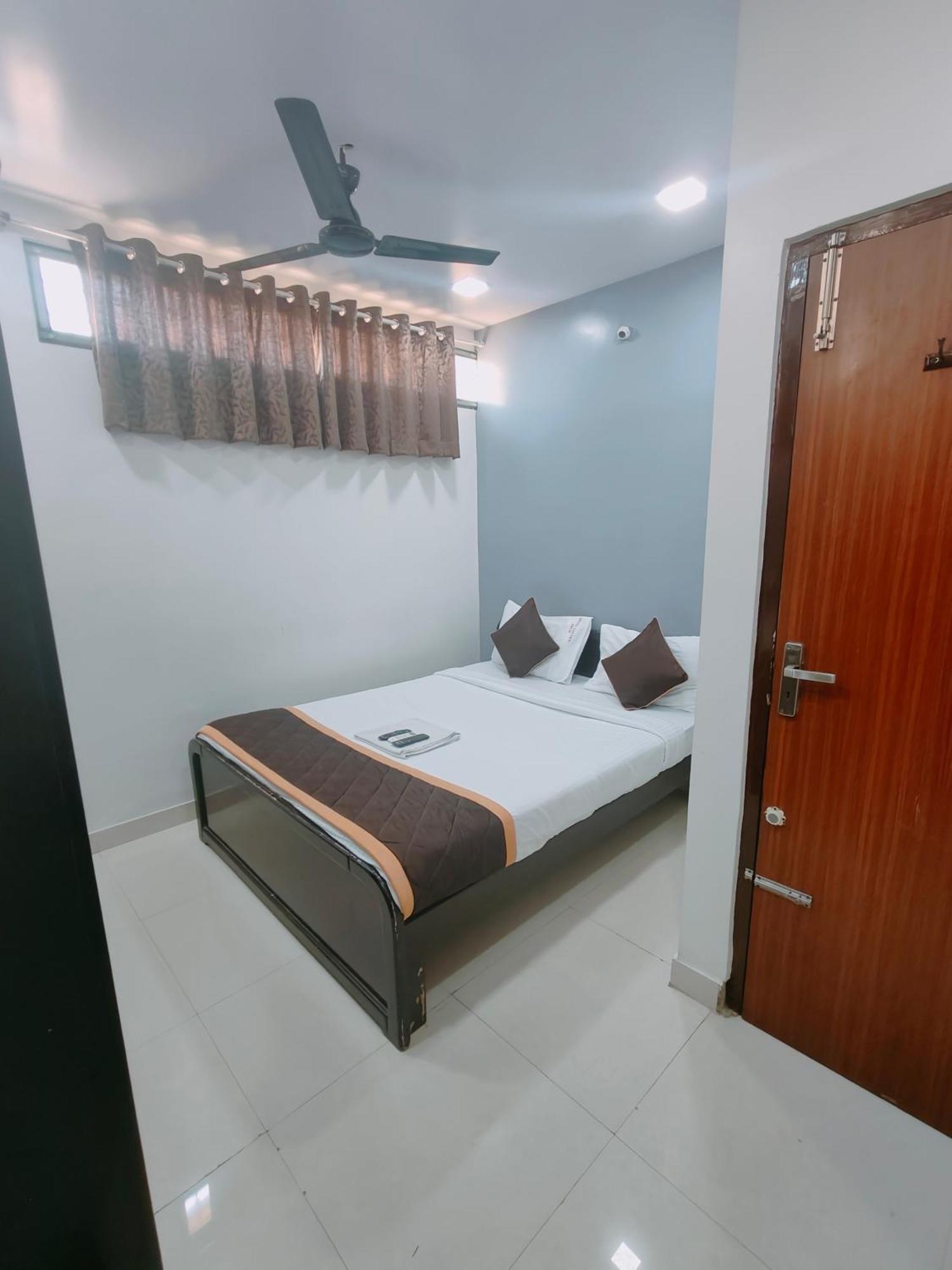 Hotel Golden Arch Bangalore Exterior photo