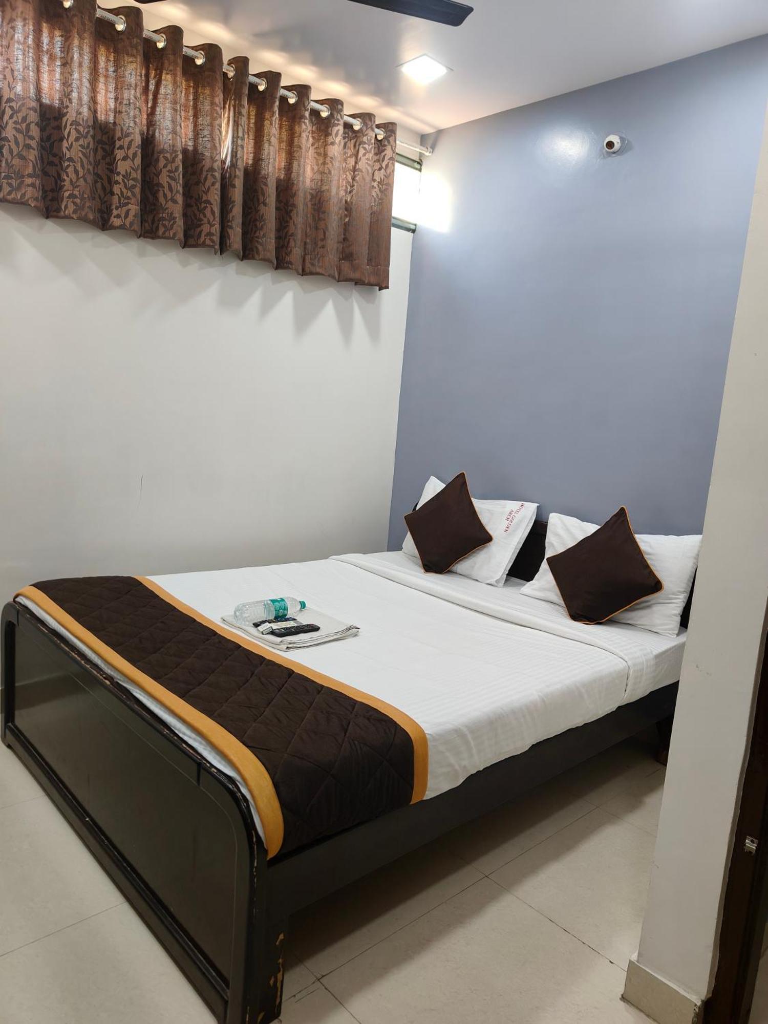 Hotel Golden Arch Bangalore Exterior photo